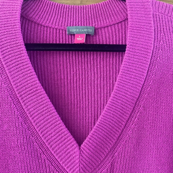 Legging friendly v neck- fuchsia - Picture 3 of 3